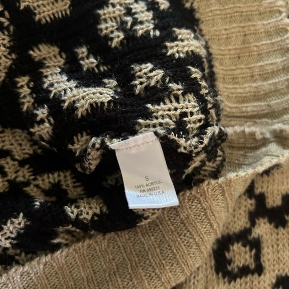 Kirra cheetah sweater size small - Picture 4 of 5